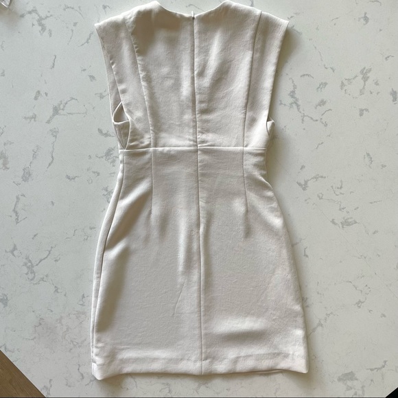 Aritzia Wilfred Montbrun dress, cream, size 0, new condition - Picture 2 of 10